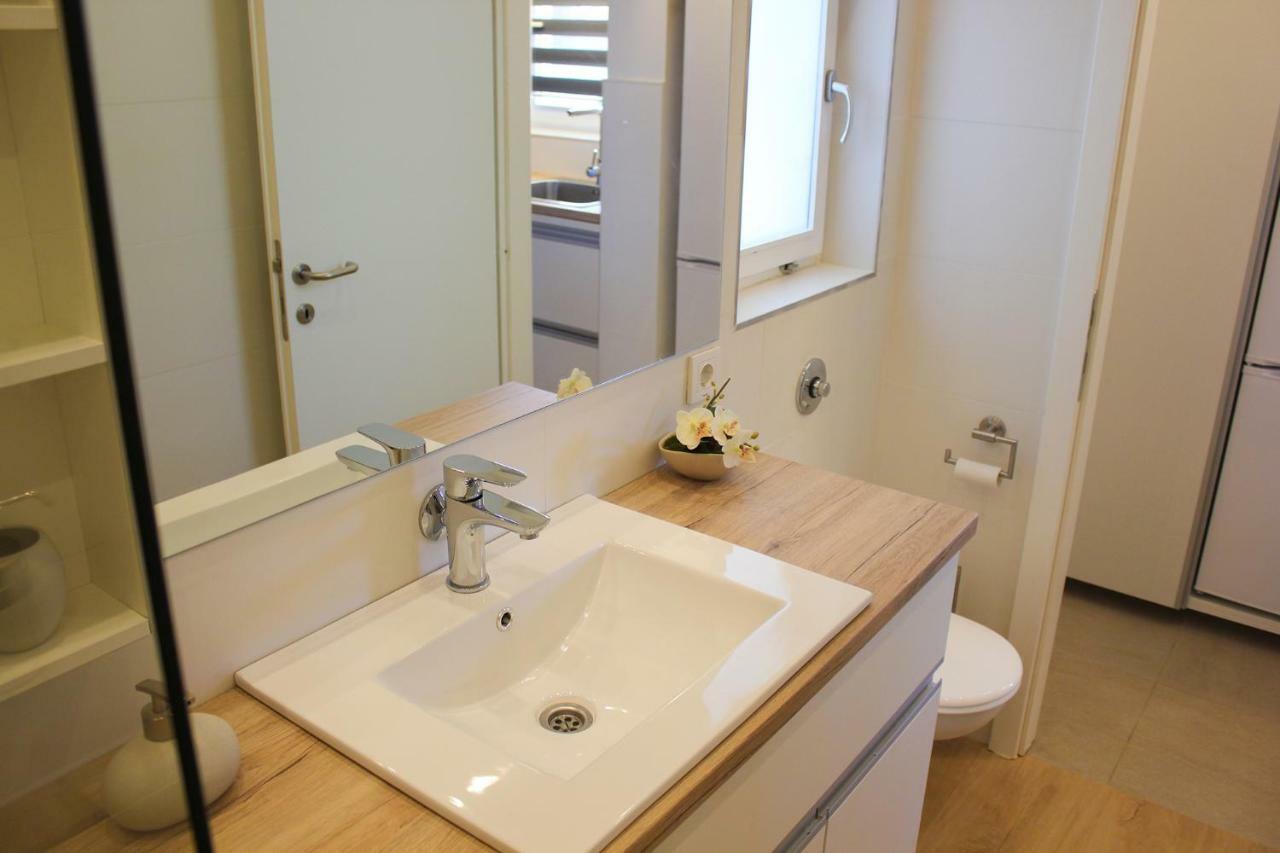 Holiday Home Liberta Krnica Eksteriør bilde