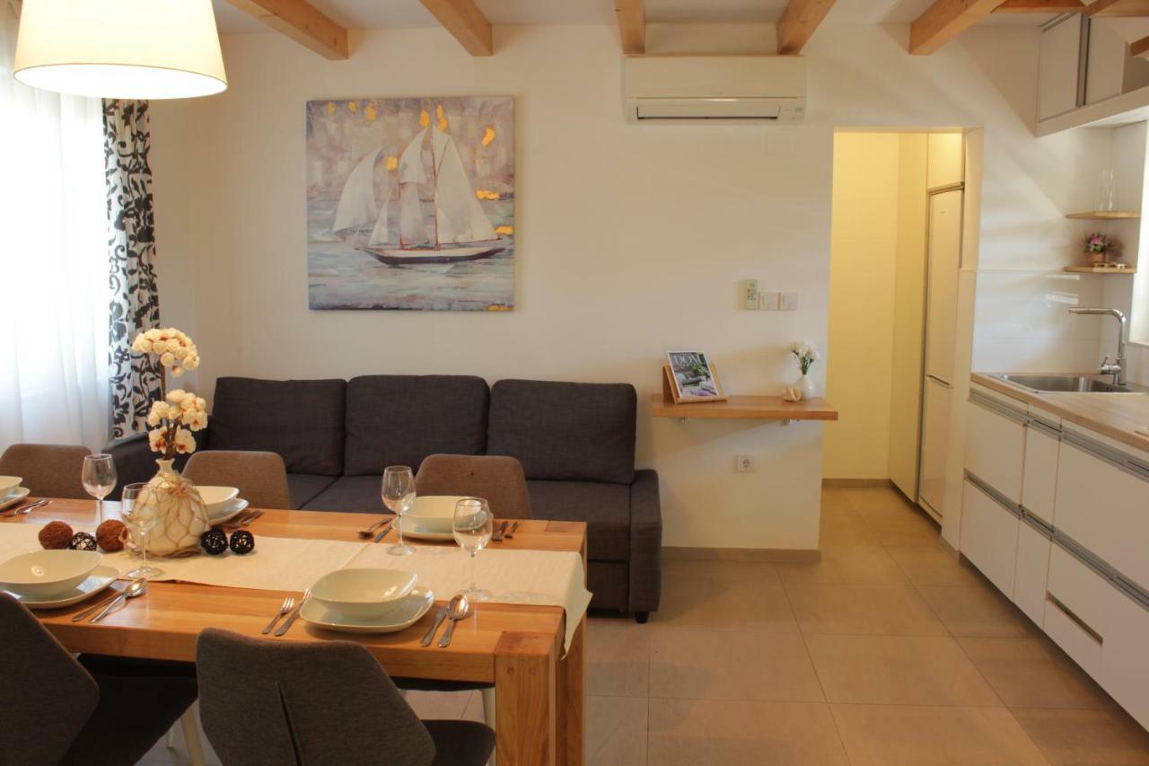 Holiday Home Liberta Krnica Eksteriør bilde